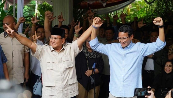 Gugatan setebal 37 halaman disertai dengan lampiran 146 halaman diajukan oleh Prabowo-Sandi.