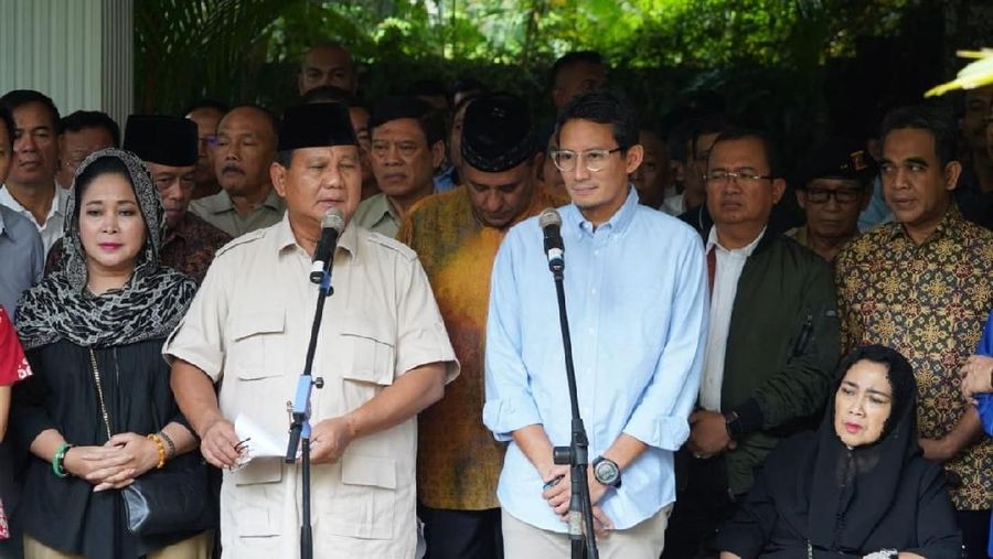 Pasangan calon presiden dan wakil presiden nomor urut 02, yaitu Prabowo Subianto dan Sandiaga Uno, menyampaikan gugatan ke Mahkamah Konstitusi (MK)