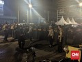 Gas Air Mata Polisi Dibalas Lemparan Batu Massa Aksi Bawaslu