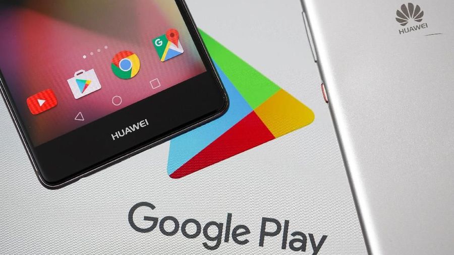 Huawei smartphones are seen in front of displayed Google Play logo in this illustration picture taken May 20, 2019. REUTERS/Dado Ruvic/Illustration