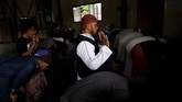 Mohammad Ali Acampong dan penduduk Marawi lainnya berharap segera kembali ke kampung halaman mereka dan bisa hidup tenang, tanpa terganggu konflik bersenjata. (REUTERS/Eloisa Lopez)
