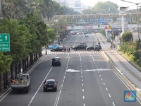 Massa Padati Jalan Thamrin, McDonald's & KFC Pilih Tutup