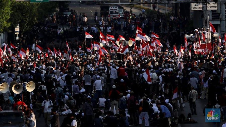 Pasar obligasi diprediksi masih akan melemah pada perdagangan Rabu ini.