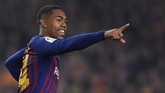 Winger Barcelona, Malcom, yang kesulitan masuk skuat inti musim ini dikabarkan Diario Sport diminati oleh Borussia Dortmund. Malcom disiapkan untuk menggantikan Christian Pulisic yang hengkang ke Chelsea. (Photo by LLUIS GENE / AFP)