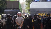 Kabid Humas Polda Kalbar AKBP Donny Charles Go mengatakan pembakaran pos polisi itu diduga dilatarbelakangi berita tentang peserta aksi yang meninggal. (ANTARA FOTO/Jessica Helena Wuysang)