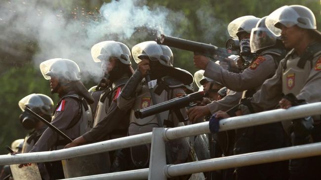 Efek Gas Air Mata yang Mengintai Kesehatan