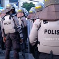 Demo 22 Mei, Massa Bakar Bus Brimob di Slipi