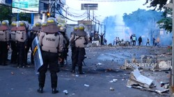 Demo 22 Mei, Massa Kembali Ricuh di Slipi