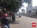 Sekat Kerusuhan, Warga Tutup Jalan Mas Mansyur Pakai Bambu