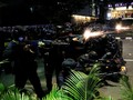 Massa di Tenabang Terus Menyerang, TNI-Polri Mundur