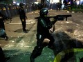 Meriam Air Kawal Polisi Pukul Mundur Massa di Wahid Hasyim