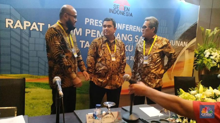 Semen Indonesia ganti komisaris utama dan direktur SDM.
