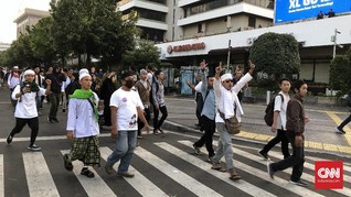 Massa Mulai Berkumpul di depan Bawaslu, Polisi Mengadang