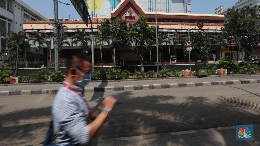 Pertokoan di kisaran Thamrin, termasuk Sarinah, tampak rusak berat. Belum tahu kapan akan dibukanya kembali, masih menunggu pemberitahuan resmi. 