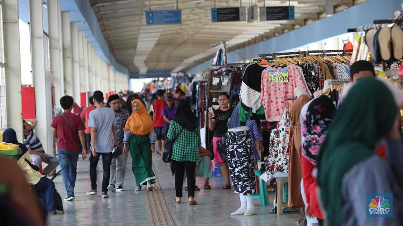 Pedagang di Pasar Tanah Abang tak lagi berjualan sejak kemarin karena kondisi yang tidak kondusif.
