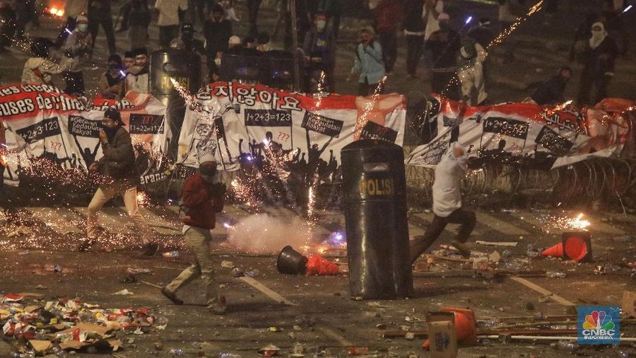 Pedagang korban kericuhan aksi demo 22 Mei 2019 di kawasan Thamrin, bertemu dengan Presiden Joko Widodo (Jokowi) di Istana Merdeka.