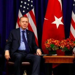 Erdogan Tiba-Tiba Puja-Puji Trump, Ada Apa?