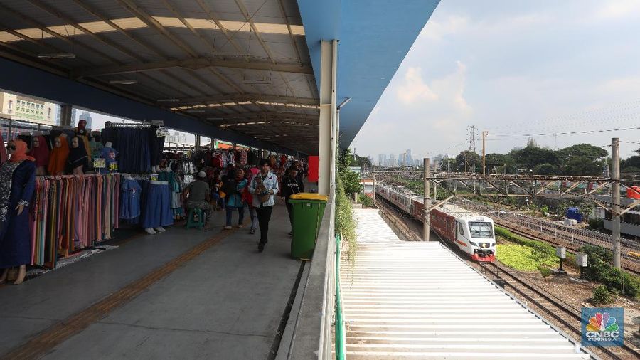 Kini Stasiun Tanah Abang dan Stasiun Palmerah kembali normal setelah sempat ditutup akibat aksi kerusuhan 22 Mei di sekitar gedung Bawaslu dan Tanah Abang.