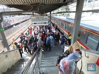 Genangan di Stasiun Tanah Abang Surut, Lintas KRL Normal Lagi