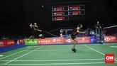 Ganda campuran Indonesia, Hafiz Faisal/Gloria Emanuelle Wijaya kalah 17-21 dan 11-21 dari Mathias Christiansen/Sara Thygesen di partai pertama. (CNN Indonesia/Putra Permata Tegar)