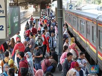 6 Jam Padam Listrik, 240 Perjalanan Commuter Line Dibatalkan