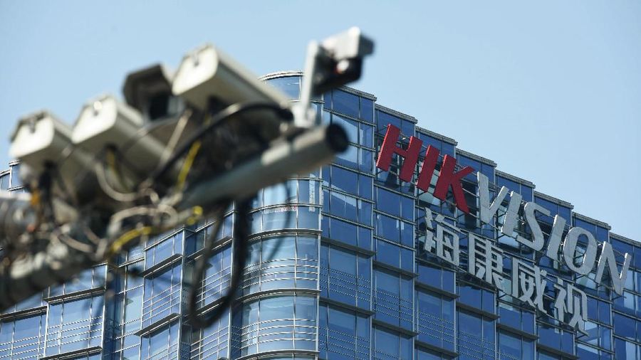 Surveillance cameras are seen near the headquarters of Chinese video surveillance firm Hikvision in Hangzhou, Zhejiang province, China May 22, 2019. REUTERS/Stringer ATTENTION EDITORS - THIS IMAGE WAS PROVIDED BY A THIRD PARTY. CHINA OUT. NO COMMERCIAL OR EDITORIAL SALES IN CHINA.