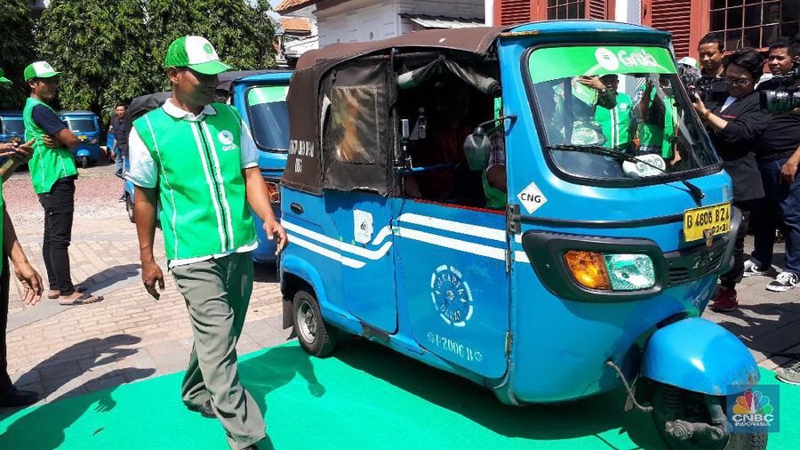 Sebagai perusahaan aplikasi layanan transportasi online, Grab tak hanya menyediakan layanan taksi dan ojek online.