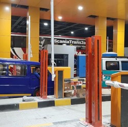 Ajib! Tahun Depan Masuk Tol Tanpa Buka Kaca, Cukup Pakai HP