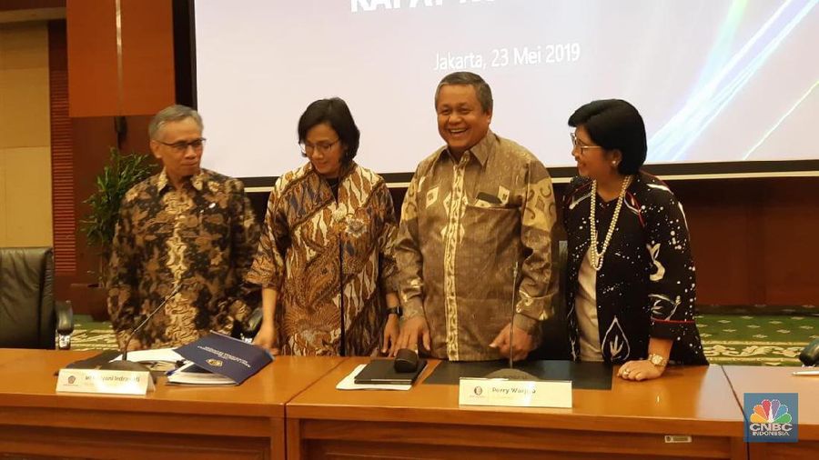OJK pastikan likuiditas perbankan masih dalam kondisi aman bahkan bisa mendukung pertumbuhan kredit hingga 15%.