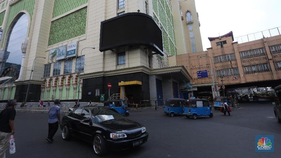 Pedagang di Pasar Tanah Abang tak lagi berjualan sejak kemarin karena kondisi yang tidak kondusif.