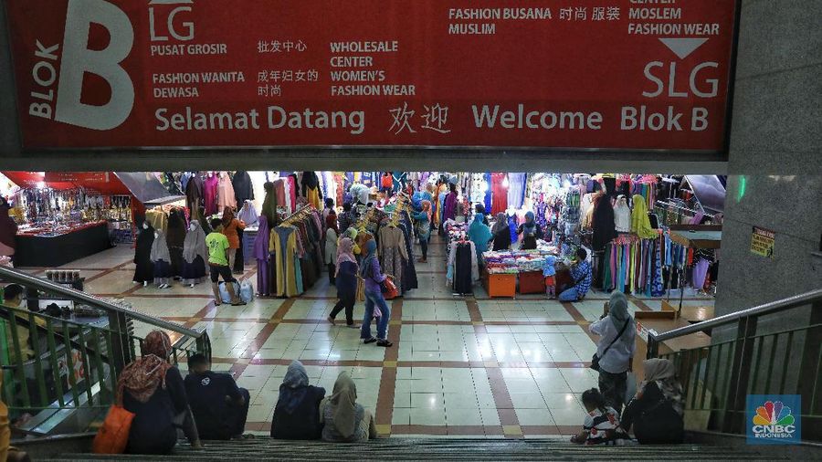 Pasar Tanah Abang yang sudah ditutup sejak 27 Maret, semula akan dibuka pada Senin (6/4/2020)