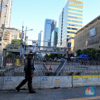 Simak Suasana Sore Ini di Jalan Depan Kantor Bawaslu