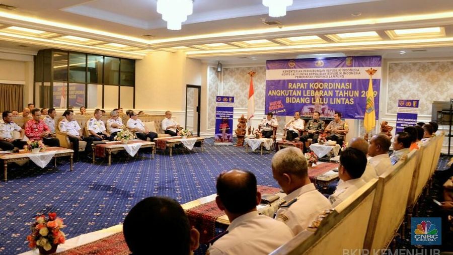 Menhub sebut jalur mudik Lampung kini tak seseram dulu, karena ada jalan tol, dan lebih terang. Sehingga lebih tenang untuk pemudik. 