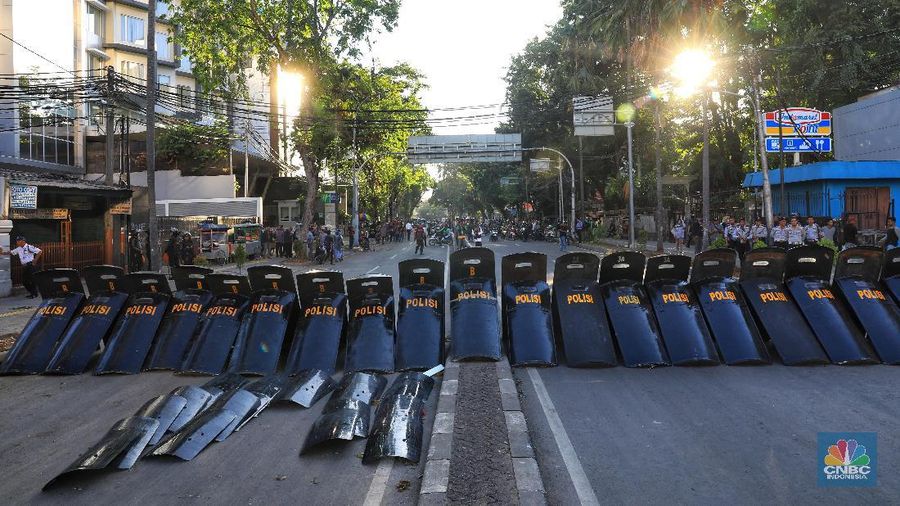 Suasana Bawaslu sejak aksi demo 22 Mei, pada hari ini (24/05) masih terlihat massa di depan kawasan tersebut.