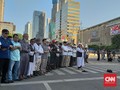 Sekelompok Orang Salat Gaib di Jalan Thamrin Petang Ini