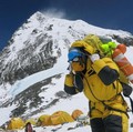 Berkat Sepatu Bot, Misteri Everest Selama 1 Abad Terungkap