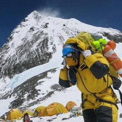 Berkat Sepatu Bot, Misteri Everest Selama 1 Abad Terungkap