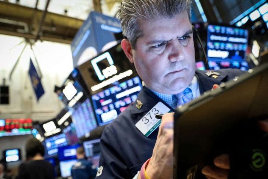 Virus Corona Buat Wall Street Babak Belur