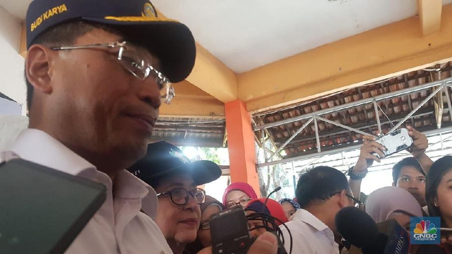 Menhub Budi Karya Sumadi mengimbau kepada operator jalan tol Palimanan agar gerbang tol di wilayah tersebut ditiadakan pada arus puncak mudik.