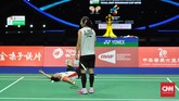 Meski telah berusaha sekuat tenaga, Greysia/Apriyani harus mengakui keunggulan lawan dengan skor 15-21 dan 17-21. (CNN Indonesia/Putra Permata Tegar)