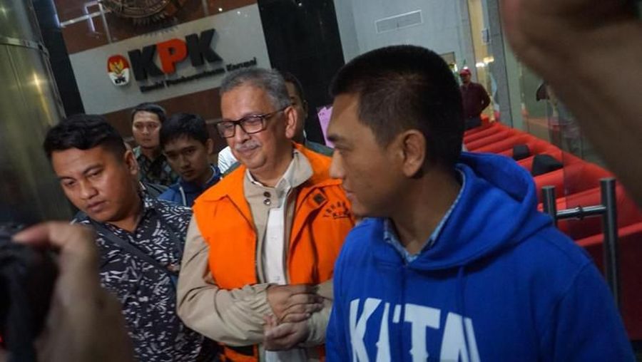 Direktur Utama PT PLN nonaktif Sofyan Basir ditahan oleh Komisi Pemberantasan Korupsi (KPK) dalam dugaan suap proyek PLTU Riau-1, Senin (27/5/2019)