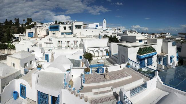 Terbius Pesona Sidi Bou Said