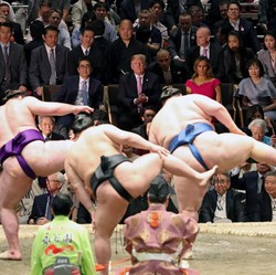Kandang Sumo Jepang Diserang Corona, 19 Positif