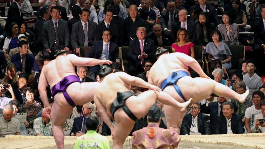 U.S. President Donald Trump, first lady Melania Trump, Japanese Prime Minister Shinzo Abe and wife Akie Abe watch the Summer Grand Sumo Tournament at Ryogoku Kokigikan Sumo Hall in Tokyo, Japan May 26, 2019. REUTERS/Jonathan Ernst TPX IMAGES OF THE DAY