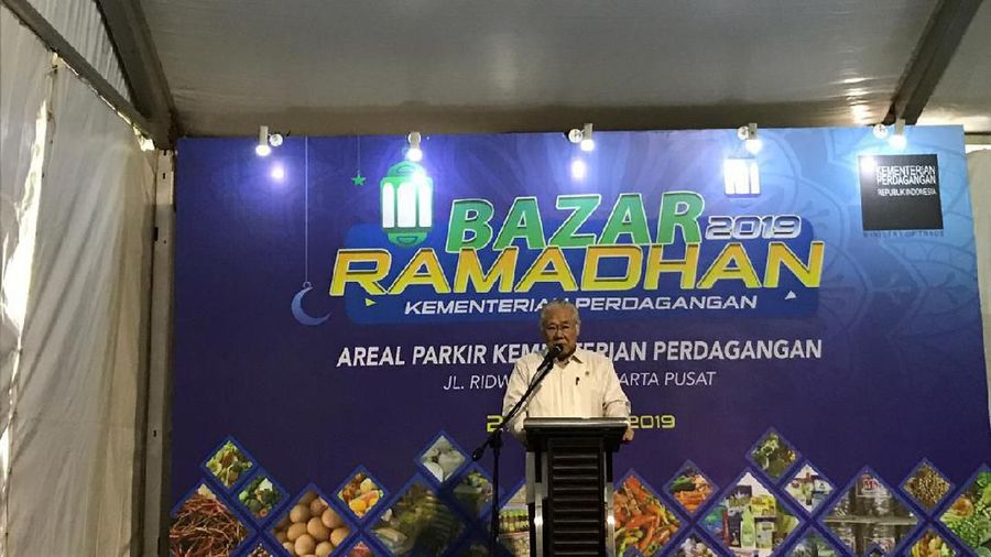 Menteri Perdagangan Enggartiasto Lukita memastikan harga bahan pokok terkendali.
