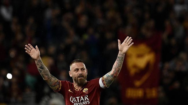 Perpisahan Emosional De Rossi Usai 18 Tahun Mengabdi di Roma