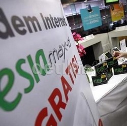 Karyawan Tinggal 10, Bakrie Telecom Berjuang Bertahan Hidup