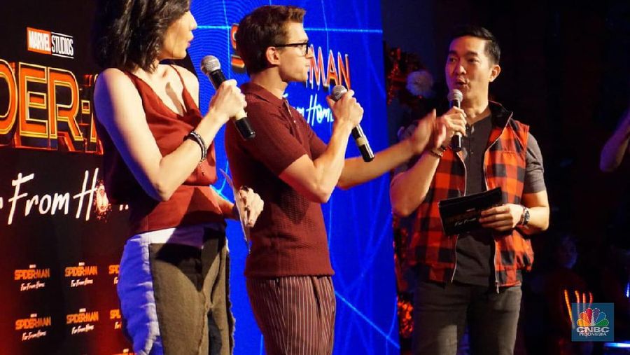 Spider-Man Far From Home mengisahkan Peter Parker yang bergelut melawan rasa duka sekaligus pubertas yang datang sekaligus