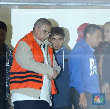 Resmi! Dirut Non Aktif PLN Sofyan Basir Ditahan KPK