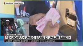 VIDEO: Penukaran Uang Baru di Jalur Mudik